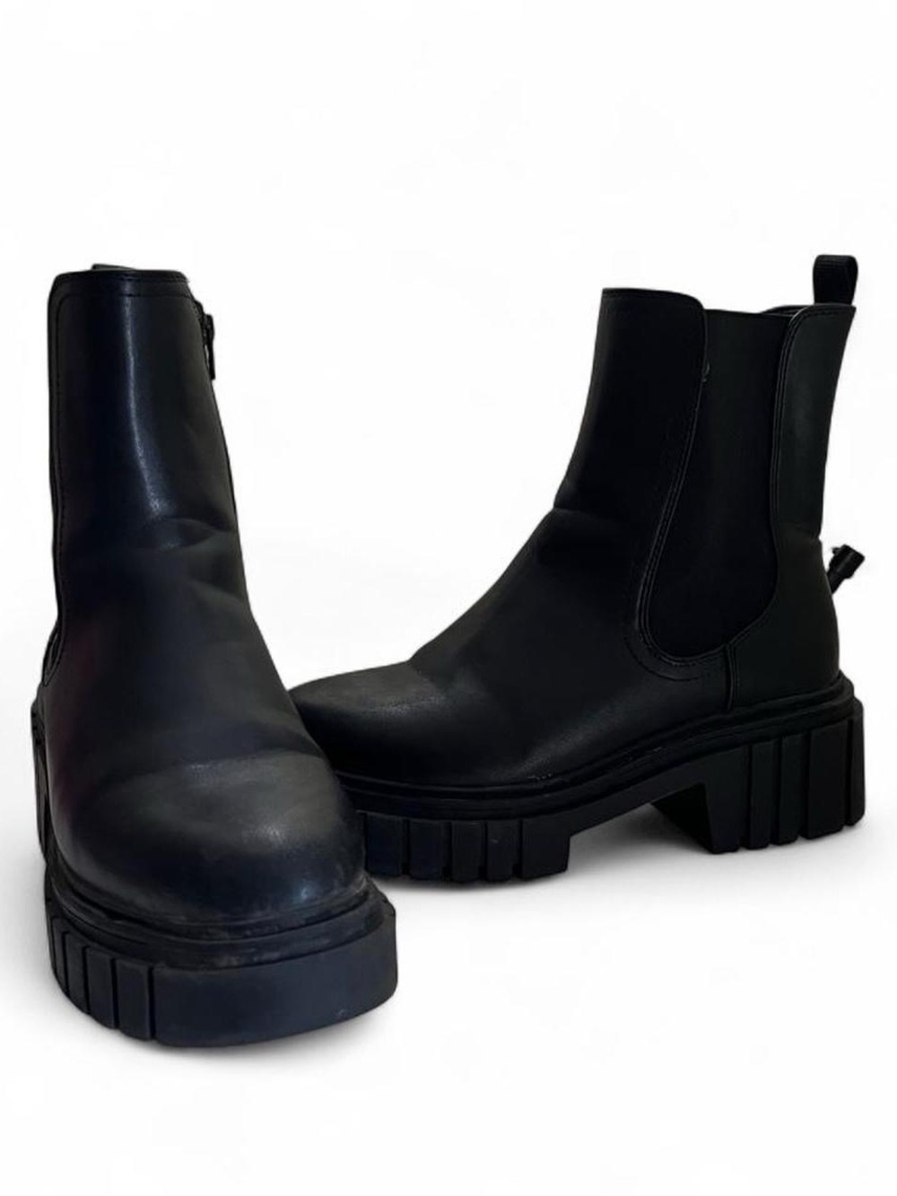 Size 10 Women’s Black Chunky Boots Wild Fable Faux Leather Chelsea Ankle Boots
